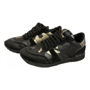 Valentino rockrunners - Säljer nu dessa valentino rockrunners i mycket bra skick. Skriv vid frågor och funderingar