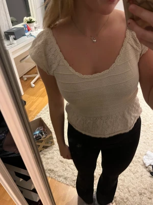 Stickad topp Zara - En stickad topp från Zara som inte kommer till någon användning😊