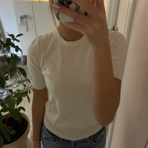 Tröja zara - Ljusgul tröja från zara, knappt använd!