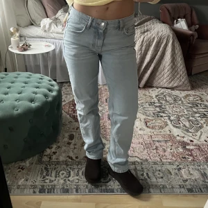 Low waist jeans - Low waist jeans från Gina💓