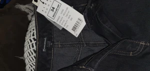 Jeans  - Nya ej använda. Lapp kvar. 