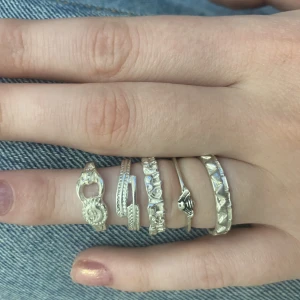 Ringar - 5 st superfina ringar 10 kr för alla💘