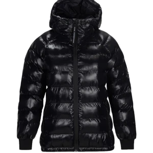 Peak Performence jacka - Säljer nu min glansiga vinterjacka från Peak Performance💕 I topp skick och inga skador. Dragkedjan är bytt, annars helt original. Säljer pågrund av att det inte kommer till användning!💓