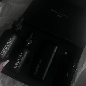 Tanrevel - Tanrevel kit, 2 flaskor, luxury Dark är nästan slut den andra är halva kvar!