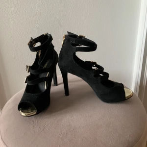 Klackar - Storlek 36 använda 2 ggr