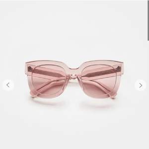 Säljer dessa 08 rosa chimi glasögonen. Säljs med både fodral och påse! Inga defekter alls, som nya!!💓💓 