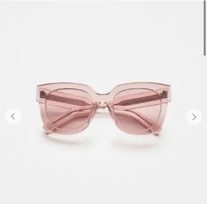 Chimi  - Säljer dessa 08 rosa chimi glasögonen. Säljs med både fodral och påse! Inga defekter alls, som nya!!💓💓 