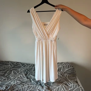 Klänning - Klänning från Chiara Forthi Aldrig använd  