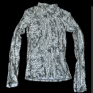 Polo i leo - Polo från Gina som används fåtal gånger, i så gott som nyskick 🐆