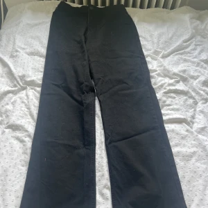Jeans  - oanvända 