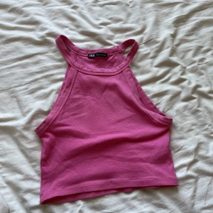 croptop - säljer detta croptoplinne med halterneck!