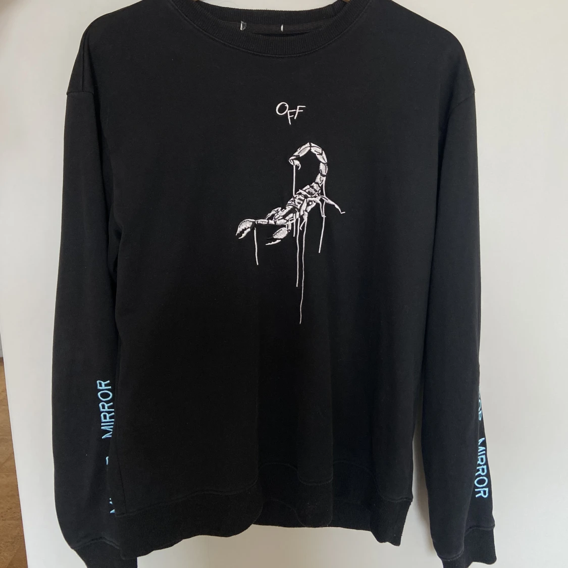 Off-White tröja  - 90