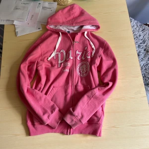 Zipup - Bra skick, aldrig använt. Möts upp!!