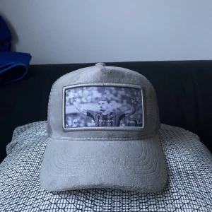 Keps  - Hej säljer denna feta kepsen då jag inte använder den, endast testat den några gånger. Som helt ny.  One Size 