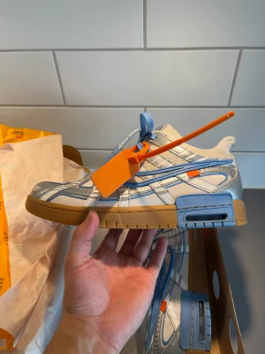 Nike Rubber Dunk  - -Condition 9,5/10  -Size 42.5  -Använd endast ett fåtal gånger ute och är i väldigt bra skick  -Släpptes i oktober 2020  -Bin 2499kr