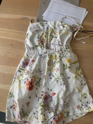 Somrig klädsel  - Oanvänd somrig byxdress