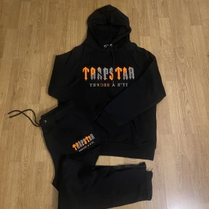 Trapstar tracksuit black/orange - Hello 👋🏼   Selling my boyfriends Corteiz cargos since it’s to small for him  -Only tried on once -Receipt is available  -I accept offers   All the best! 