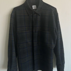 Flanell Overshirt Zara  - Overshirt från Zara i flanell