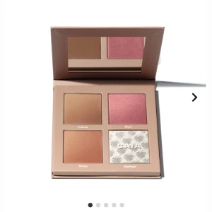 Caia - Säljer en helt oöppnad palett från Caia i färgen sassy. Säljer då jag köpte fel färg.🌸