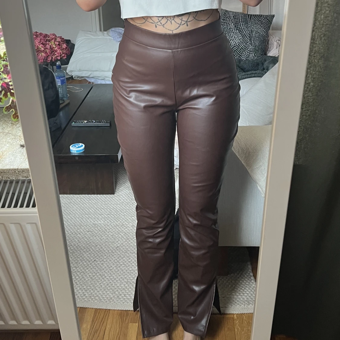 Läderimitation byxor