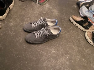 Oliver cabbel  - Oliver cabbel skor gråa, ett sällsynt märke från USA. Köpta  får tre månader sedan men inte speciellt använda. Skick 8/10. Priset är inte hugget i sten, kom gärna med förslag på byten.