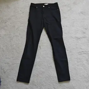 Svarta jeans från hm i nyskick. 