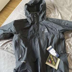 Ny Haglöf jacka - Oanvänd Haglöf jacka jag säljer pågrund av den inte passar 