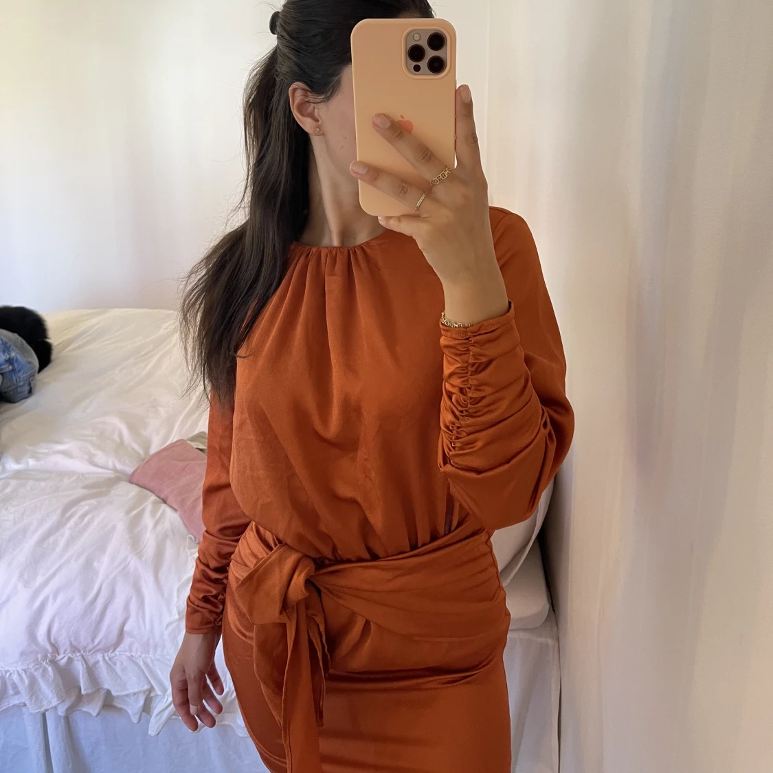 Orange siden kläning  - 90