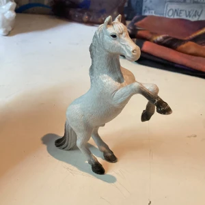 Schliesh - Skriv till mig vid intresse  Endast swish 