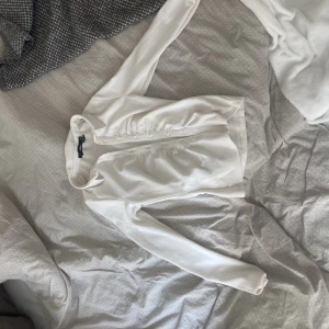 Långärmad tröja  - Jättefin tröja från bik bok i storlek  xs. Använd fåtal gånger och är i jättefint skick🤩