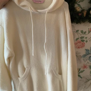 Hunkemöller hoodie tröja - Hoodie/tröja från hunkemöller i S! Använd fåtal gånger så fint skick.