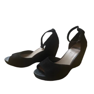 klackskor  - snygga skor i mocca från vagabond. Nypris 800 kr, säljer pga ej min storlek. Ända är lite att sulan har flagnat men syns intr när väl är på! Köparen står för frakt! Använd gärna ” köp nu” <3 