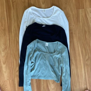 Tröjor SHEIN  - 3 helt oanvända tröjor. Korta med långa ärmar. 10 år. 