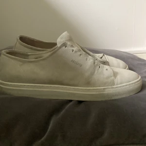 Arigato - Helt okej arigatos lite använda säljer för dom inte kommer till andvändning storlek 45 skriv vid fler bilder och frågor!😊