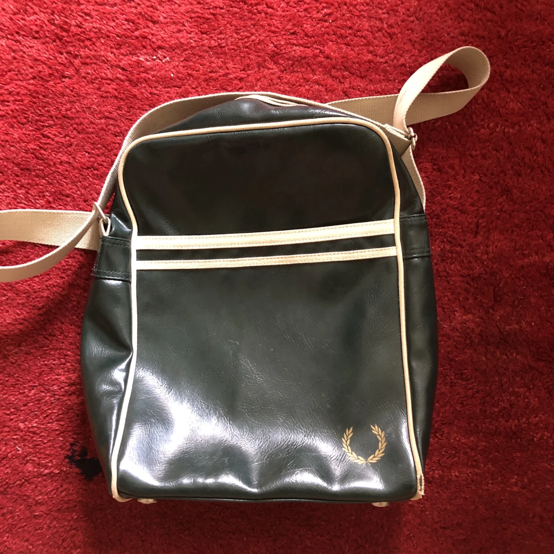 Grön Fred Perry väska 