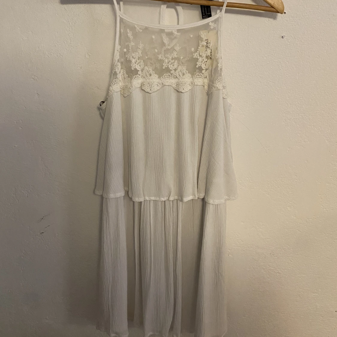 Söt vit klänning, student