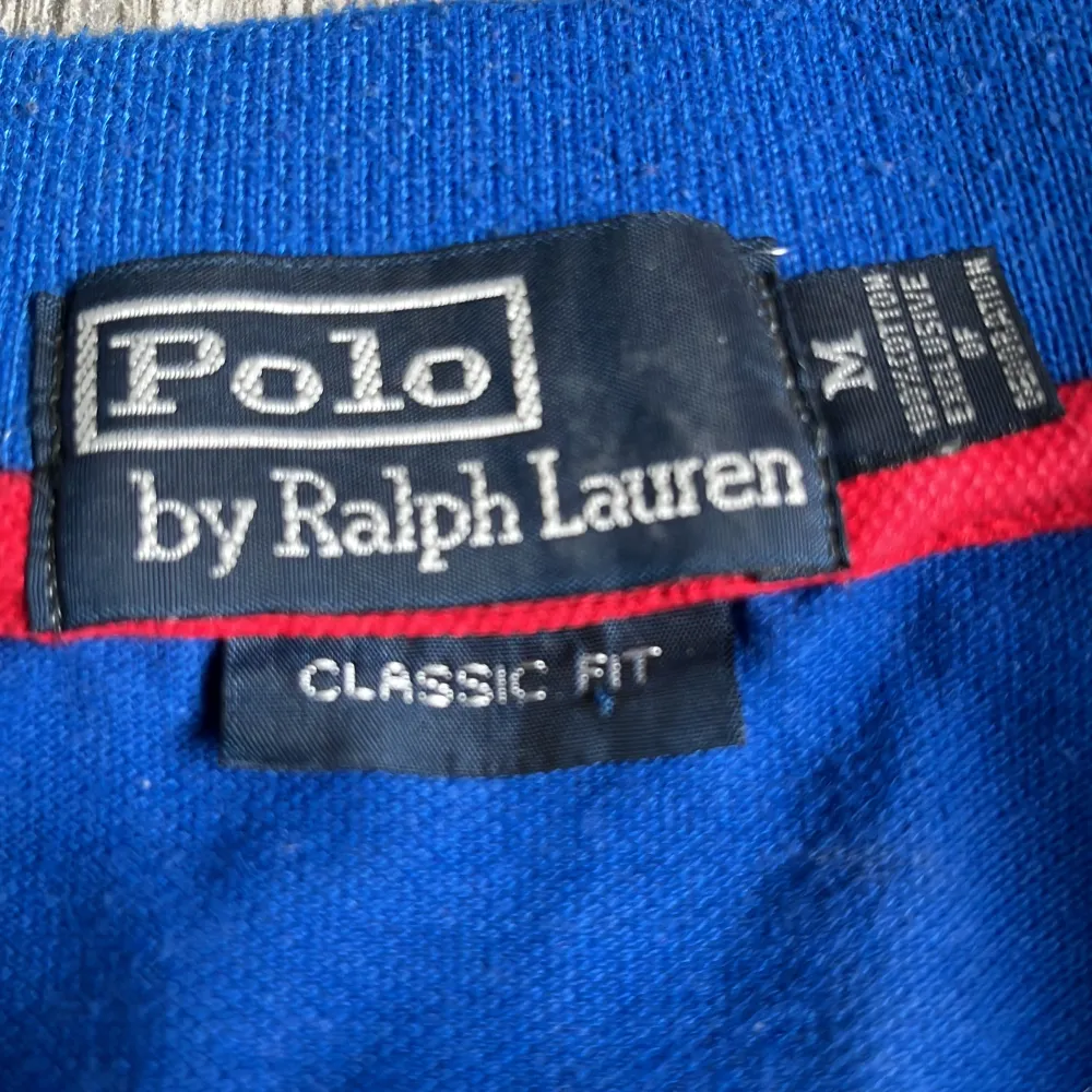 Pikétröja från Ralph Lauren i storlek M. . T-shirts.