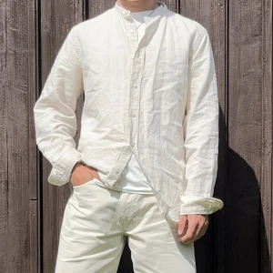 Linneskjorta - Tjena! Säljer min linneskjorta från Zara som endast är använd ett fåtal gånger. 9,5/10 i skick. Hör av dig vid minsta lilla fundering!