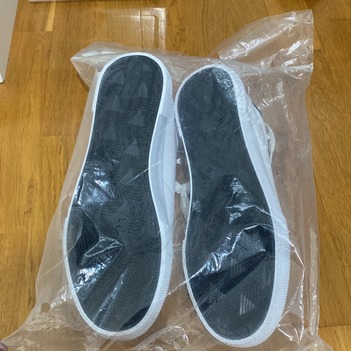 Helt nya skor från Bershka, storlek 43 - 91