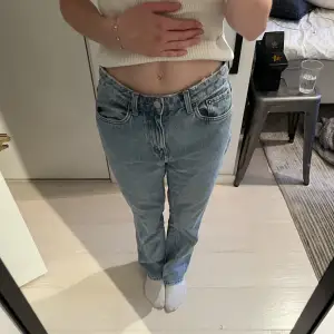 Snygga jeans! Från weekday! Väldigt snygga å i bra skick💙