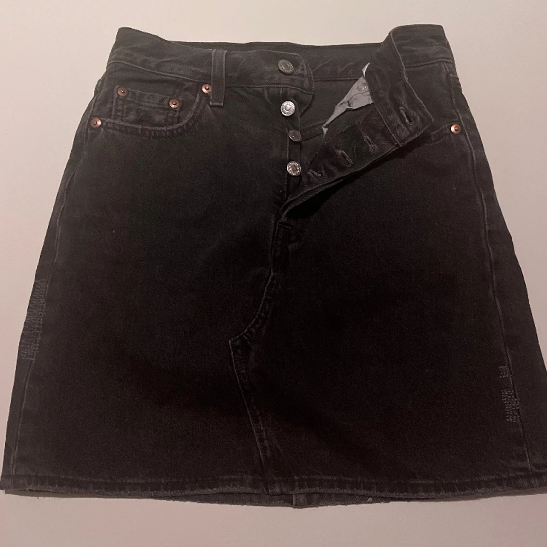 Svart Levi’s kjol 