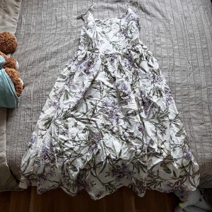 Klänningar  - 75kr Stockholm 