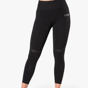 ICIW träningstights - Superfina mörkgråa träningstights från ICIW som jag använt fåtal gånger därav inga defekter. Nypris ca 700kr