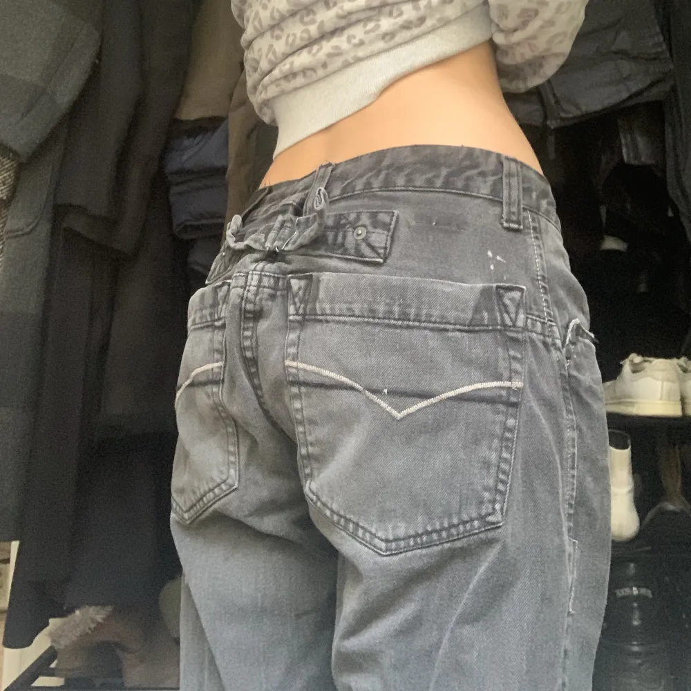 Jättesnygga baggy, innerbenslängd 78, midjebredd 38😇😇. Jeans & Byxor.