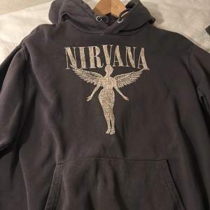 En jätte snygg nirvana hoodie