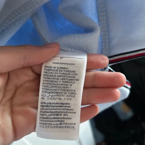 Hoodie  - Knappt använd bara varit i garderoben 