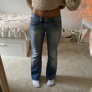 Low waisted jeans - Lowwaisted jeans