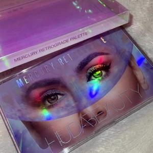 Huda Beauty Palett - Säljer en helt orörd Huda Beauty palett i ”Mercury Retrogade” Pris kan diskuteras