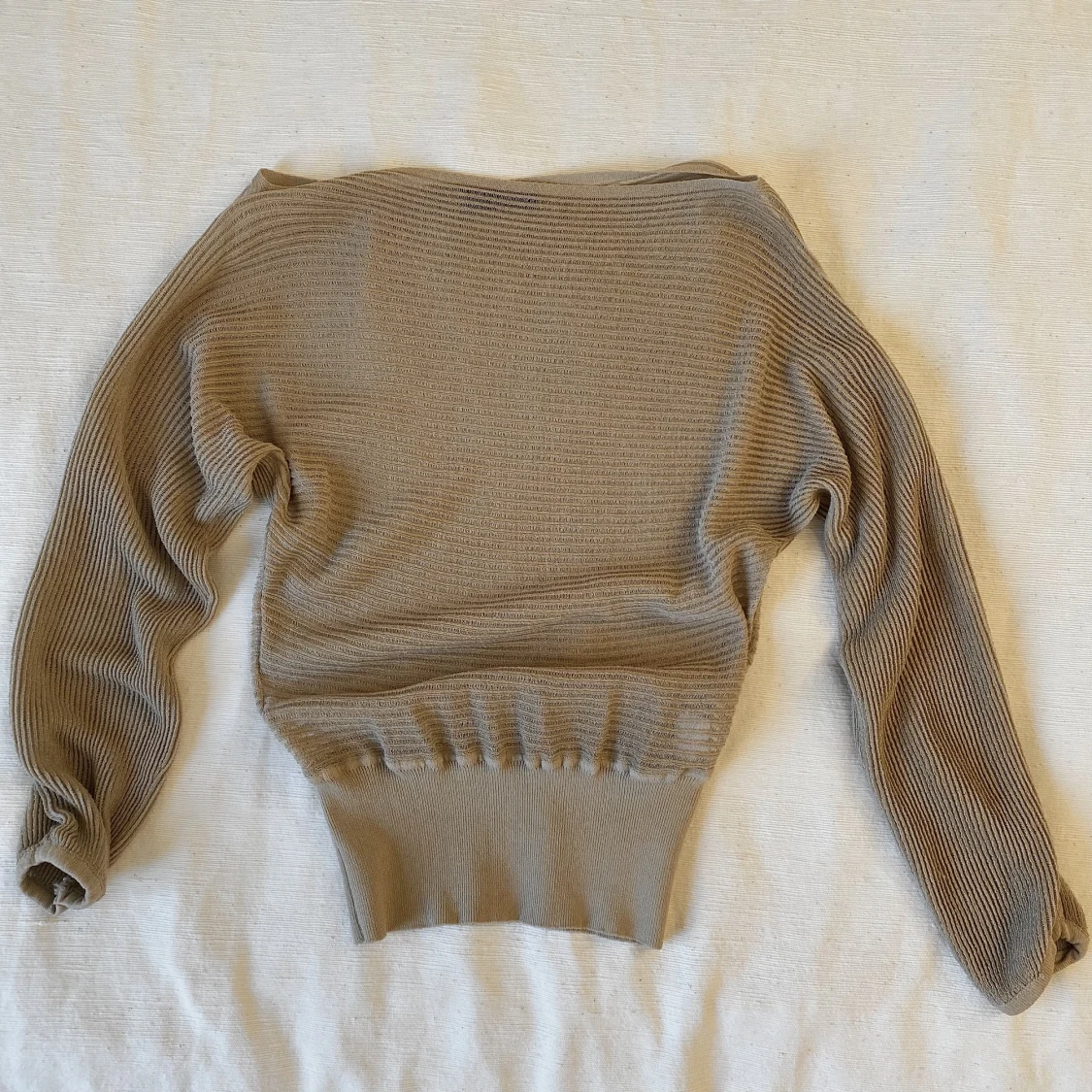 Genomskinlig beige blus - 91