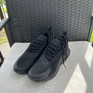 Nike skor - Ett par skor som är använda en gång så är som nya!